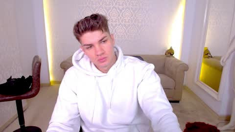 MaxKaiden online show from 04-11-26, 04:39