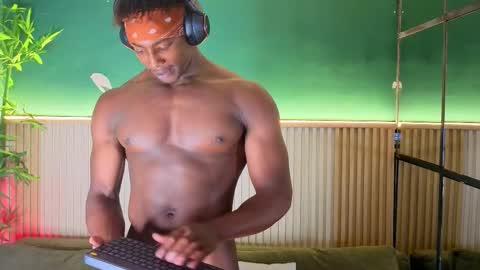 Maxmuscle10 online show from 02-13-26, 06:26