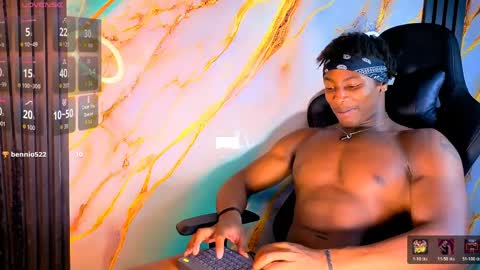 Maxmuscle10 online show from 04-10-26, 05:12