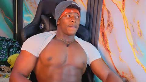 Snapshot of maxmuscle10 chatting on 05-11-26, 07:22 Maxmuscle10 online show from 05-11-26, 07:22