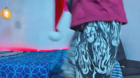 Snapshot of maxowens_oficial chatting on 12-29-24, 10:47 MAX online show from 12-29-24, 10:47