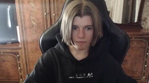 Max online show from 12-12-24, 08:32