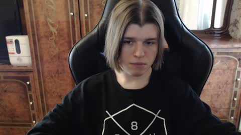 Max online show from 02-01-25, 10:59