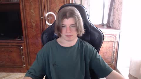 Max online show from 02-18-26, 11:06