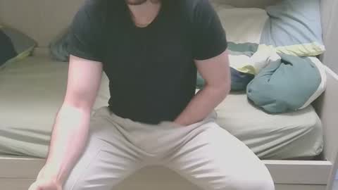 Snapshot of maxsperman1 chatting on 02-18-26, 09:16 MaxSperman online show from 02-18-26, 09:16