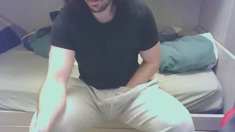 Snapshot of maxsperman1 chatting on 02-21-26, 10:33 MaxSperman online show from 02-21-26, 10:33