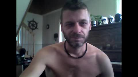 Snapshot of maxthewolf chatting on 09-18-25, 01:24 MaxTheWolf online show from 09-18-25, 01:24