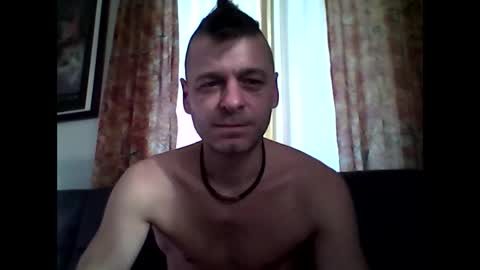 Snapshot of maxthewolf chatting on 10-24-25, 08:05 MaxTheWolf online show from 10-24-25, 08:05