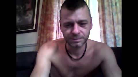 Snapshot of maxthewolf chatting on 10-29-25, 08:43 MaxTheWolf online show from 10-29-25, 08:43