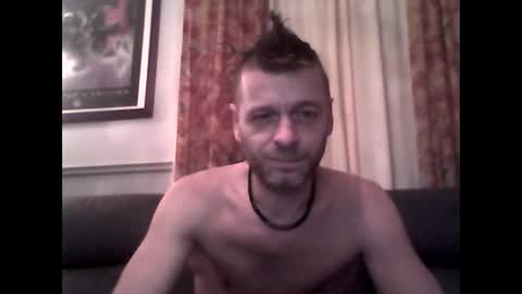Snapshot of maxthewolf chatting on 11-04-25, 11:04 MaxTheWolf online show from 11-04-25, 11:04