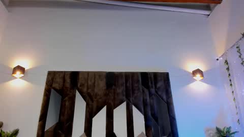 MAX online show from 02-24-25, 12:41