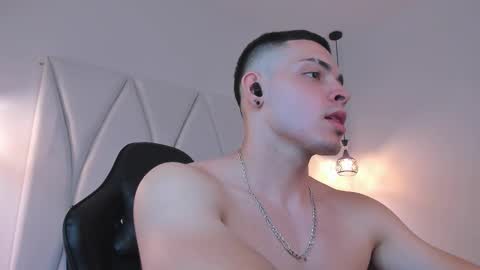 MAX online show from 02-26-25, 03:21