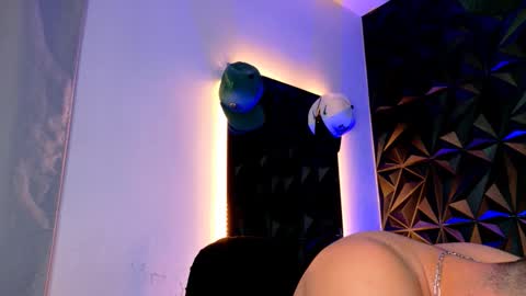 MAX online show from 10-15-25, 11:38