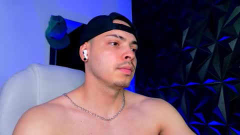 MAX online show from 01-11-26, 07:30