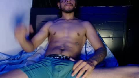 Snapshot of maxximus_10 chatting on 12-22-24, 06:04 maxximus_10 online show from 12-22-24, 06:04