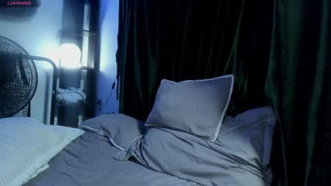 Snapshot of maxximus_10 chatting on 12-05-25, 06:22 maxximus_10 online show from 12-05-25, 06:22