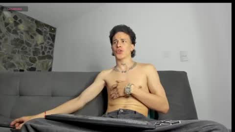 Snapshot of maxxx_bigcock chatting on 06-14-26, 02:24 Max online show from 06-14-26, 02:24