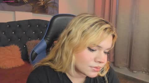 Snapshot of maxxxine_ chatting on 02-04-25, 11:38 Maxine Minx online show from 02-04-25, 11:38