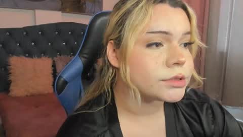 Snapshot of maxxxine_ chatting on 03-09-25, 02:21 Maxine Minx online show from 03-09-25, 02:21