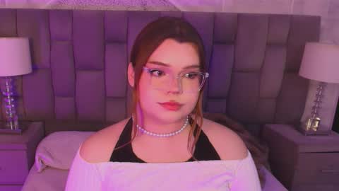 Snapshot of maxxxine_ chatting on 11-11-25, 07:30 Maxine Minx online show from 11-11-25, 07:30