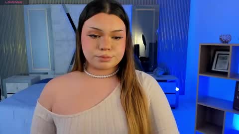 Maxine Minx online show from 04-13-26, 11:32