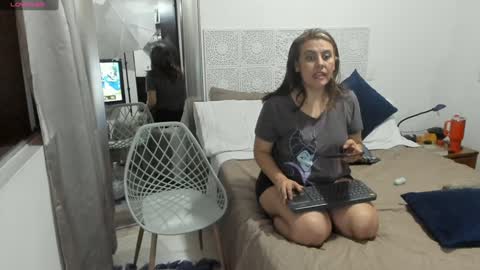 Snapshot of maxzy_star chatting on 12-05-24, 02:09 Victoria online show from 12-05-24, 02:09