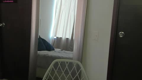 Snapshot of maxzy_star chatting on 02-14-25, 09:32 Victoria online show from 02-14-25, 09:32