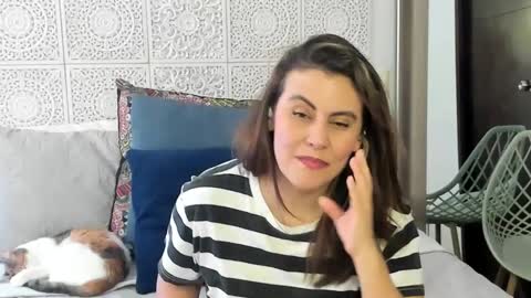 Snapshot of maxzy_star chatting on 02-24-25, 02:48 Victoria online show from 02-24-25, 02:48