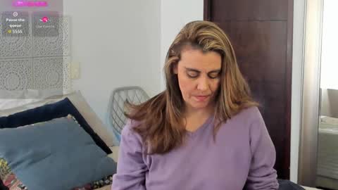 Snapshot of maxzy_star chatting on 10-14-25, 08:42 Victoria online show from 10-14-25, 08:42