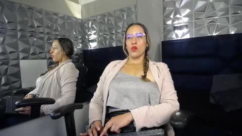 Maya online show from 10-03-25, 01:41