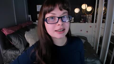 Snapshot of maya___muse chatting on 02-27-26, 03:01 Maya online show from 02-27-26, 03:01