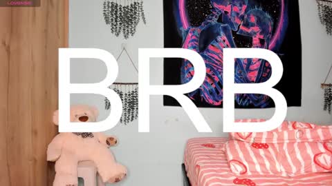 Snapshot of maya__fox chatting on 02-09-25, 03:43 OF mayitta19 online show from 02-09-25, 03:43