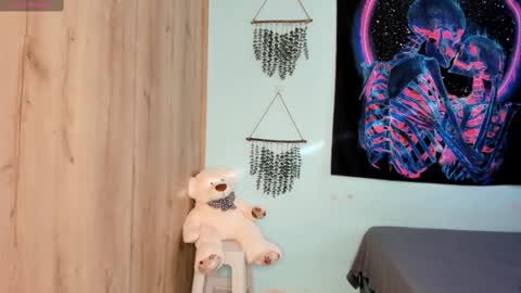 Snapshot of maya__fox chatting on 02-10-25, 09:36 OF mayitta19 online show from 02-10-25, 09:36