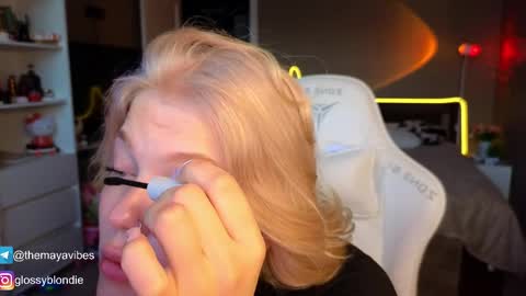 Maya online show from 04-01-26, 04:02