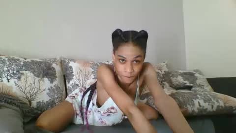 Snapshot of maya_dol chatting on 10-16-25, 02:18 maya online show from 10-16-25, 02:18