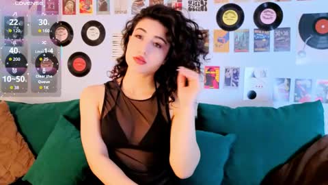 Snapshot of maya_rogerss chatting on 04-21-26, 02:45 Maya online show from 04-21-26, 02:45