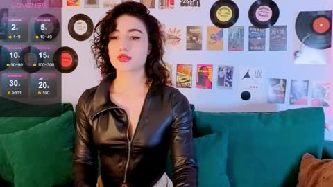 Snapshot of maya_rogerss chatting on 05-04-26, 02:46 Maya online show from 05-04-26, 02:46