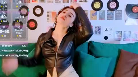 Snapshot of maya_rogerss chatting on 05-18-26, 02:56 Maya online show from 05-18-26, 02:56