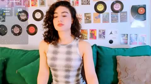 Snapshot of maya_rogerss chatting on 05-19-26, 02:45 Maya online show from 05-19-26, 02:45