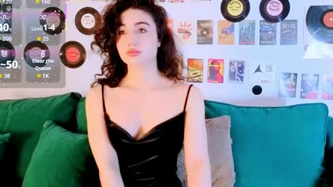 Snapshot of maya_rogerss chatting on 05-20-26, 03:07 Maya online show from 05-20-26, 03:07