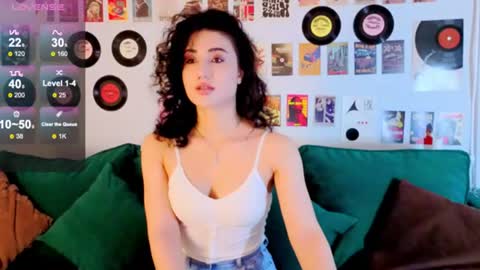 Snapshot of maya_rogerss chatting on 06-19-26, 02:43 Maya online show from 06-19-26, 02:43