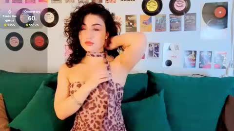 Snapshot of maya_rogerss chatting on 07-11-26, 02:53 Maya online show from 07-11-26, 02:53