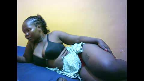 Snapshot of mayah_sexy chatting on 03-15-26, 06:14 mayah_sexy online show from 03-15-26, 06:14