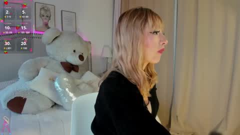 Snapshot of mayajhons chatting on 10-06-25, 12:02 Mayajhons online show from 10-06-25, 12:02