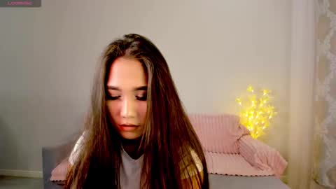 Snapshot of mayamei chatting on 02-05-26, 01:16 Mia online show from 02-05-26, 01:16