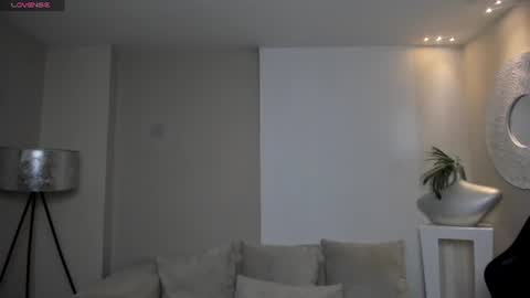 Snapshot of mayamoretti chatting on 07-12-26, 11:07 Maya online show from 07-12-26, 11:07