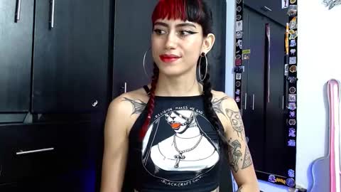 Snapshot of mayaredd chatting on 12-09-24, 01:29 mayaredd online show from 12-09-24, 01:29