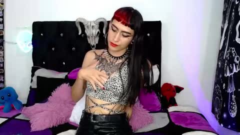 Snapshot of mayaredd chatting on 02-05-25, 04:06 mayaredd online show from 02-05-25, 04:06