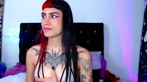 Snapshot of mayaredd chatting on 02-06-25, 08:45 mayaredd online show from 02-06-25, 08:45