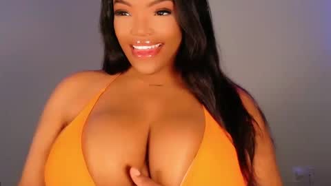 MayBabi online show from 11-22-25, 12:15